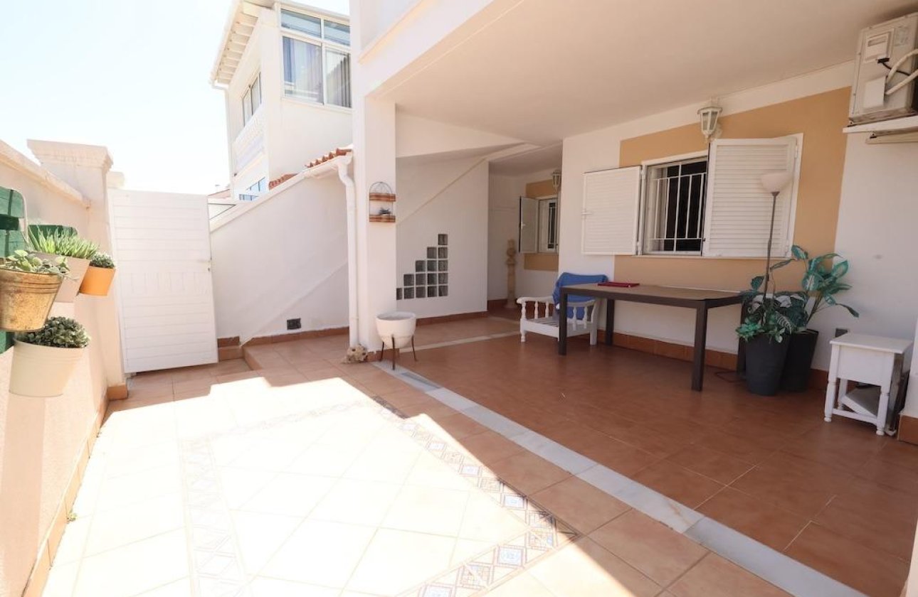 Resale - Bungalow -
Orihuela Costa - Costa Blanca
