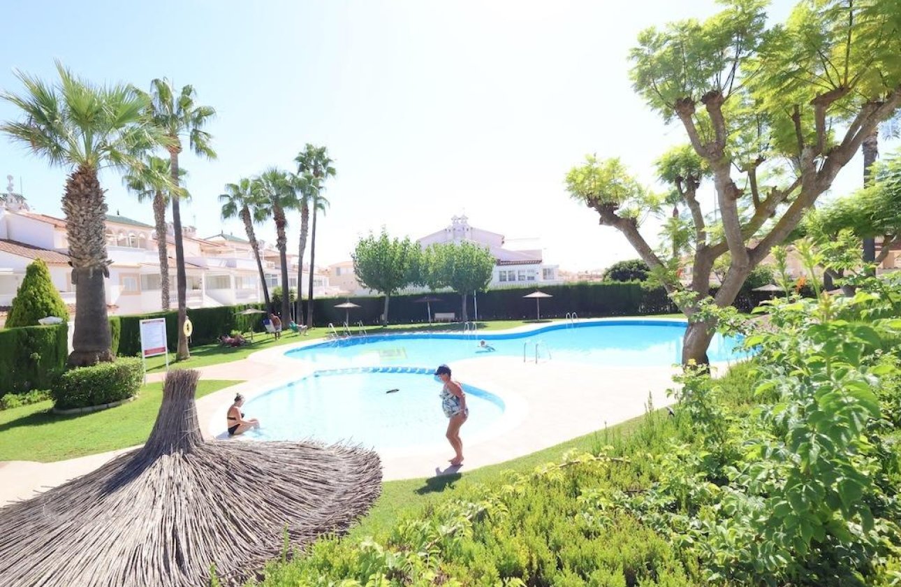 Resale - Bungalow -
Orihuela Costa - Costa Blanca