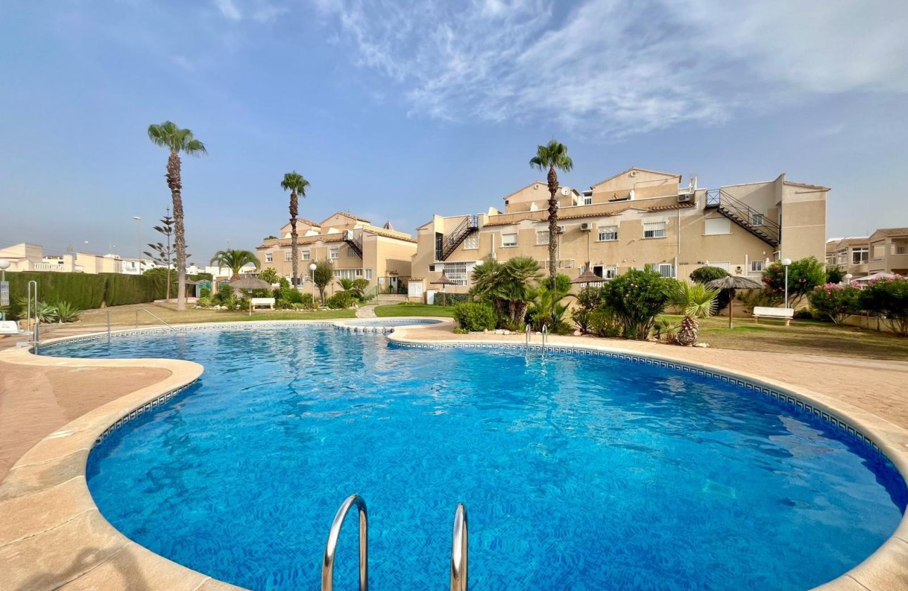 Resale - Bungalow -
Orihuela Costa - La Chismosa