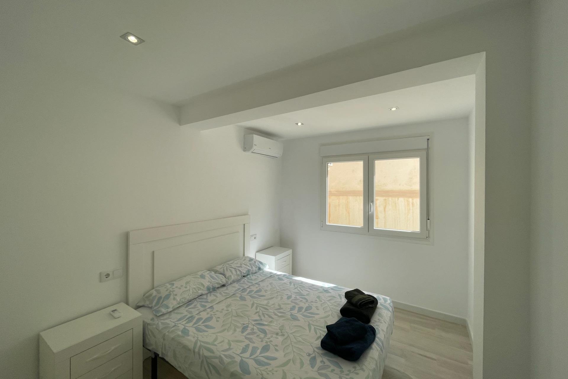 Resale - Bungalow -
Orihuela Costa - La Regia