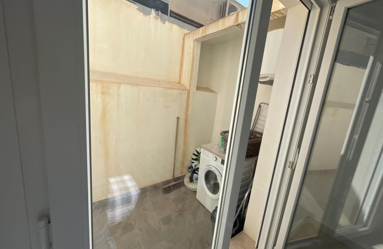 Resale - Bungalow -
Orihuela Costa - La Regia