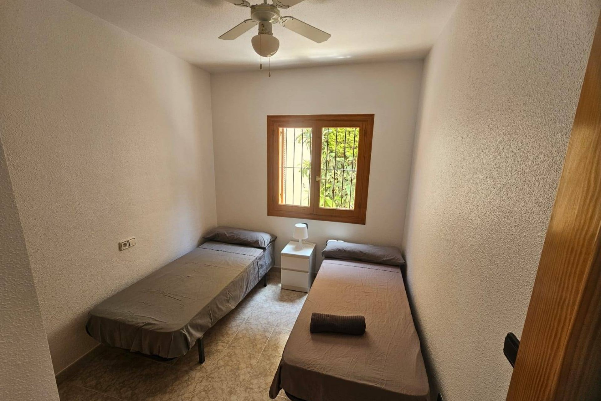Resale - Bungalow -
Orihuela Costa - La Zenia