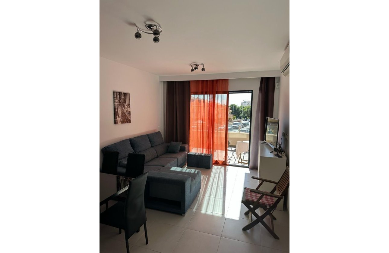 Resale - Bungalow -
Orihuela Costa - La Zenia