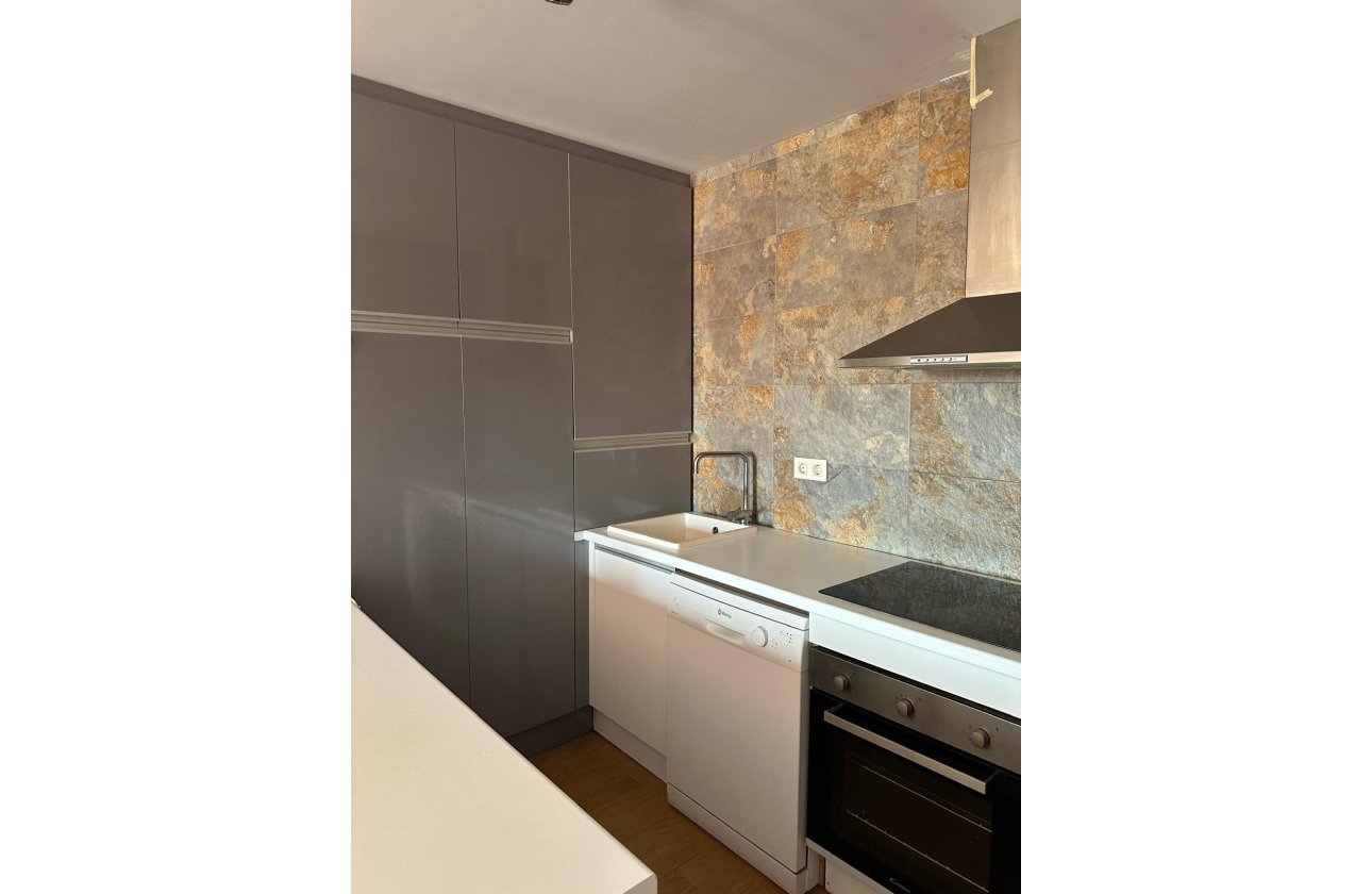 Resale - Bungalow -
Orihuela Costa - La Zenia