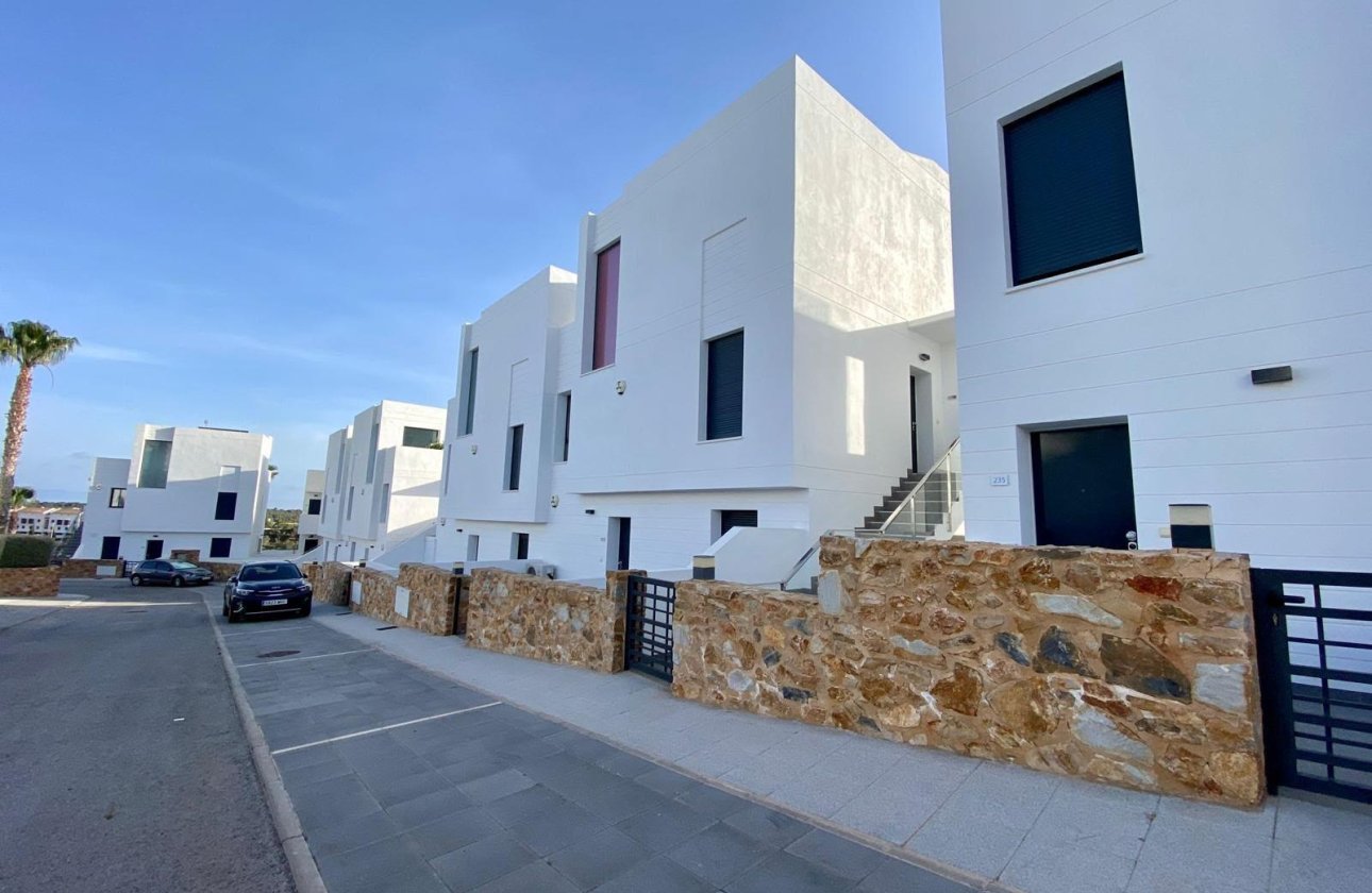 Resale - Bungalow -
Orihuela Costa - Las Ramblas