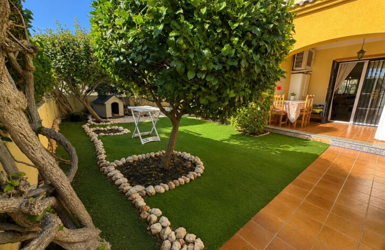 Resale - Bungalow -
Orihuela Costa - Lomas de Cabo Roig