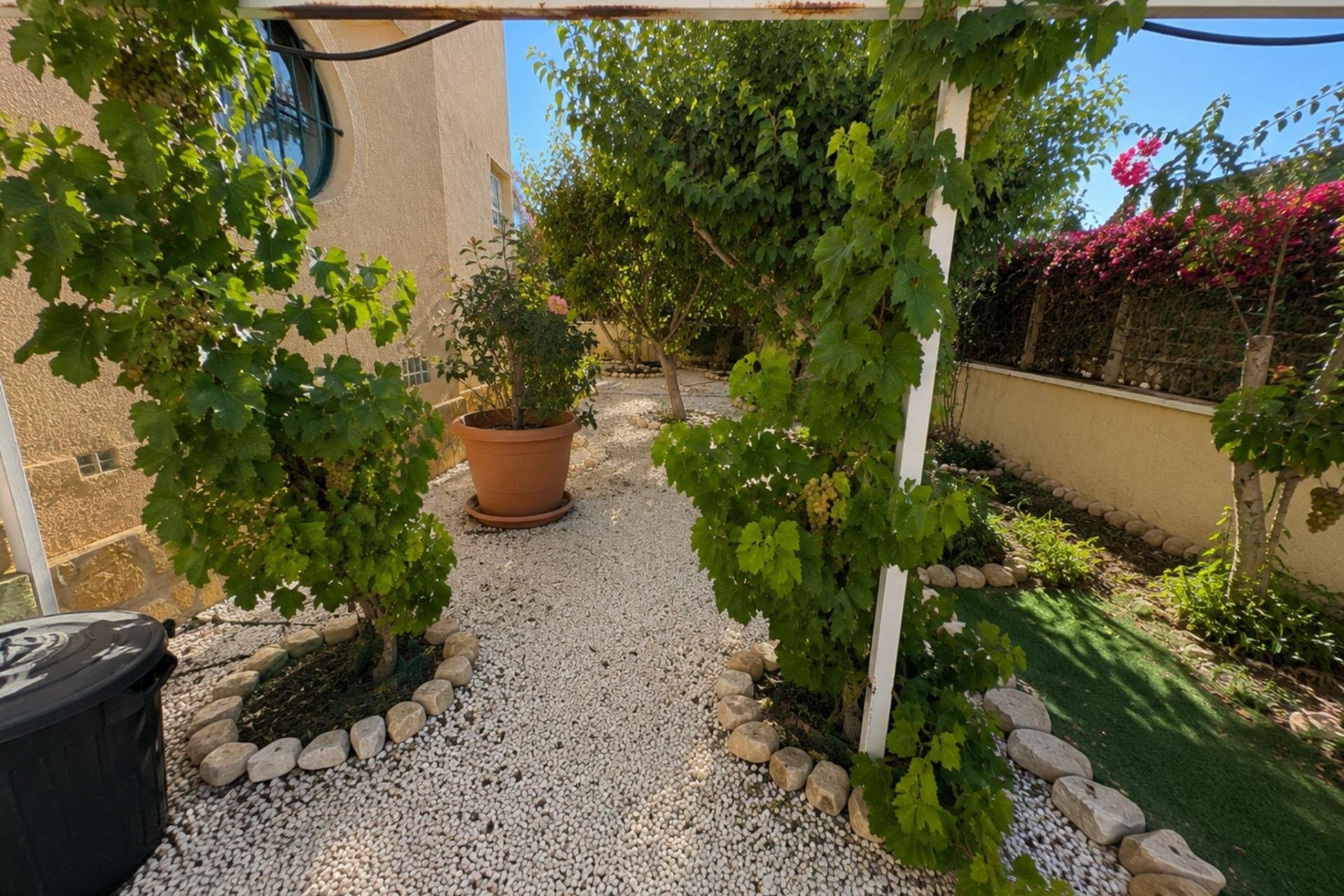 Resale - Bungalow -
Orihuela Costa - Lomas de Cabo Roig