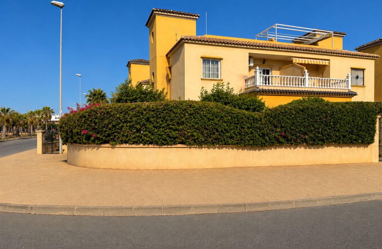 Resale - Bungalow -
Orihuela Costa - Lomas de Cabo Roig