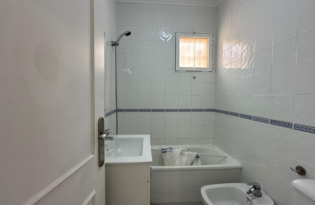 Resale - Bungalow -
Orihuela Costa - Los Almendros-la Florida