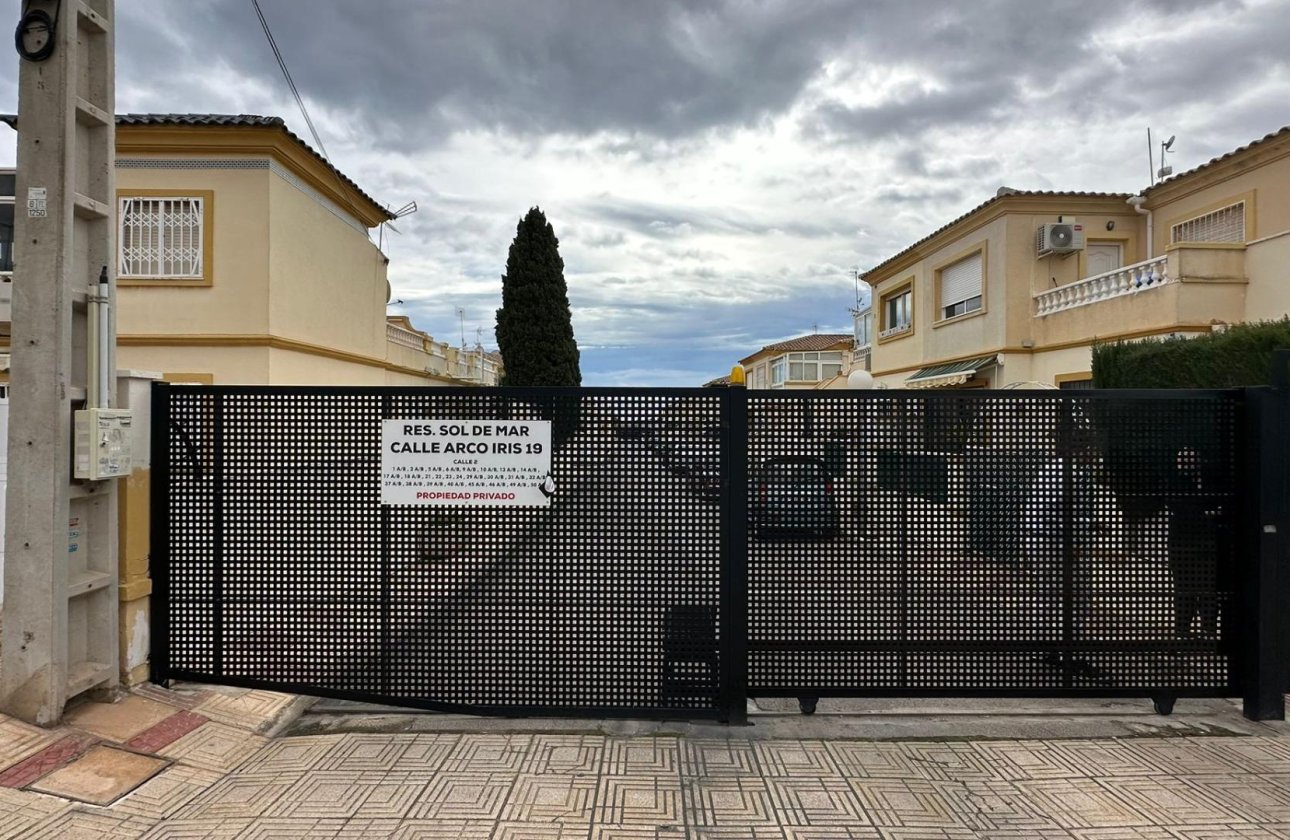 Resale - Bungalow -
Orihuela Costa - Los Almendros-la Florida