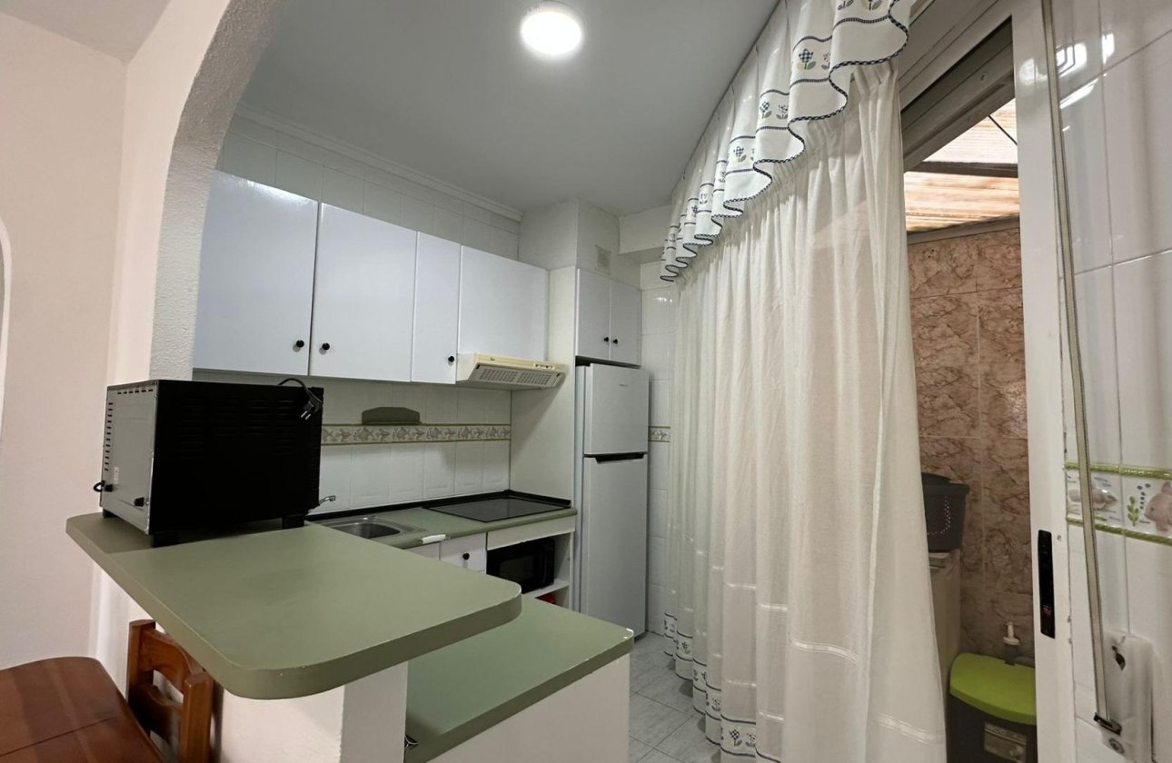 Resale - Bungalow -
Orihuela Costa - Los Almendros-la Florida