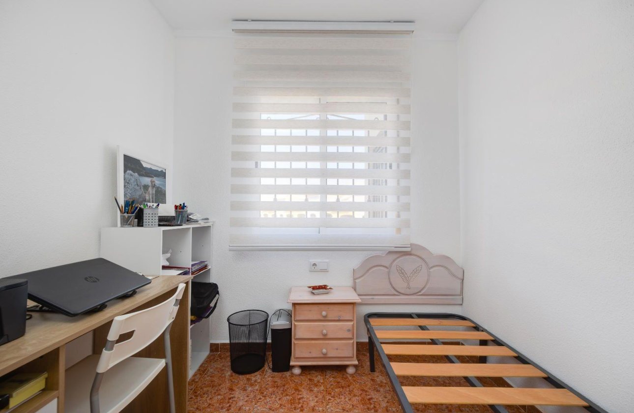 Resale - Bungalow -
Orihuela Costa - Los Altos