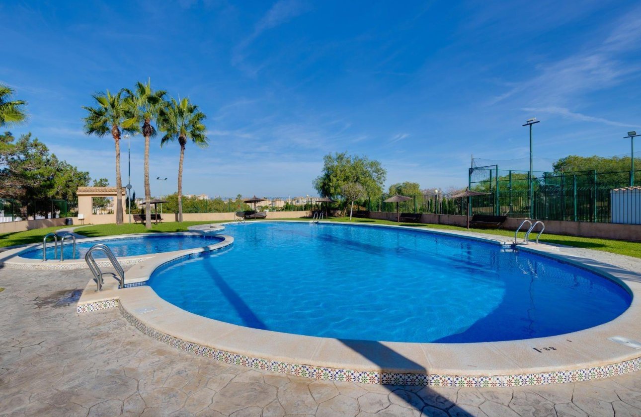 Resale - Bungalow -
Orihuela Costa - Los Altos