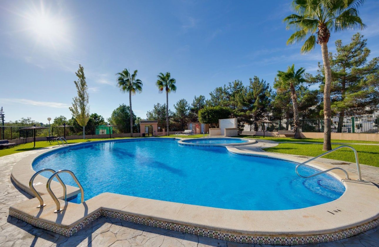 Resale - Bungalow -
Orihuela Costa - Los Altos