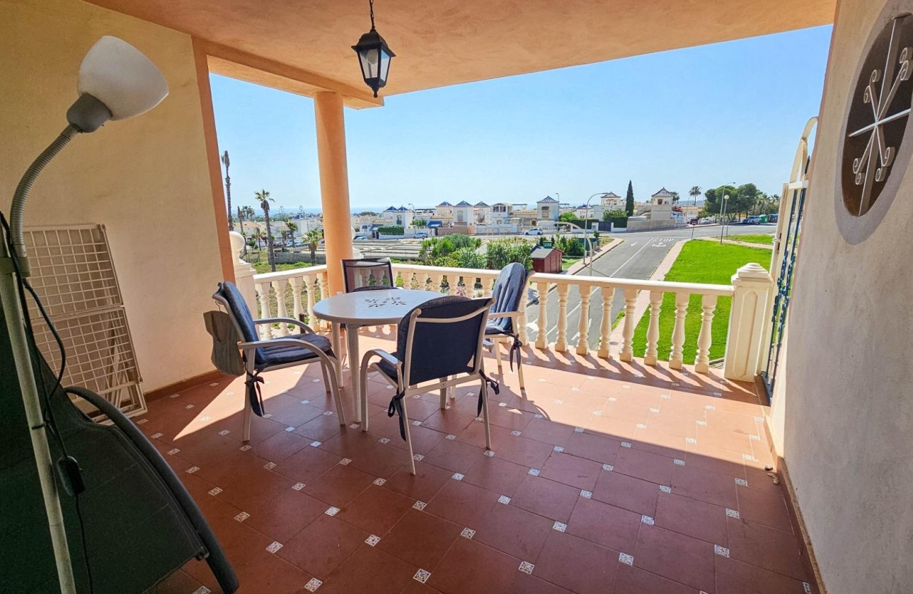 Resale - Bungalow -
Orihuela Costa - Los Altos
