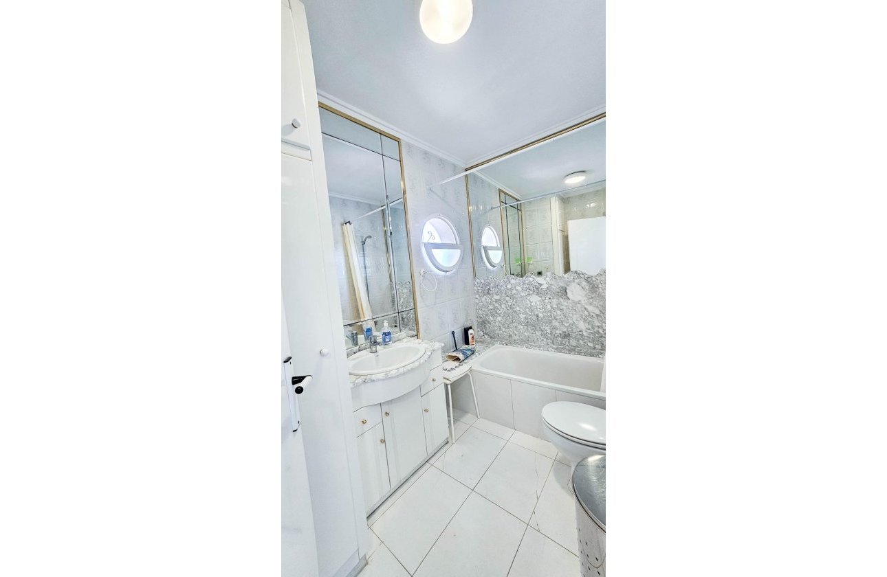 Resale - Bungalow -
Orihuela Costa - Los Altos