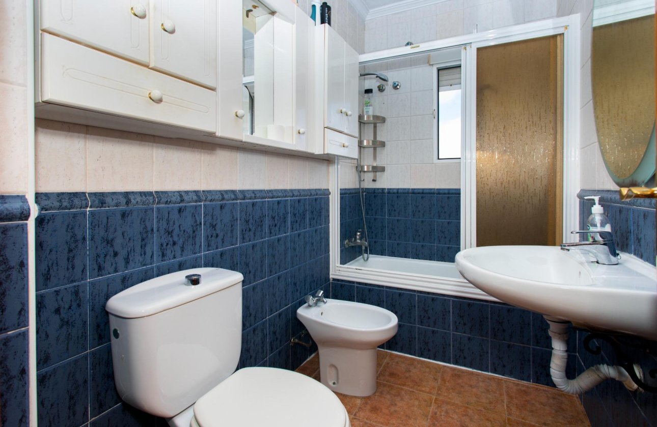 Resale - Bungalow -
Orihuela Costa - Punta Prima