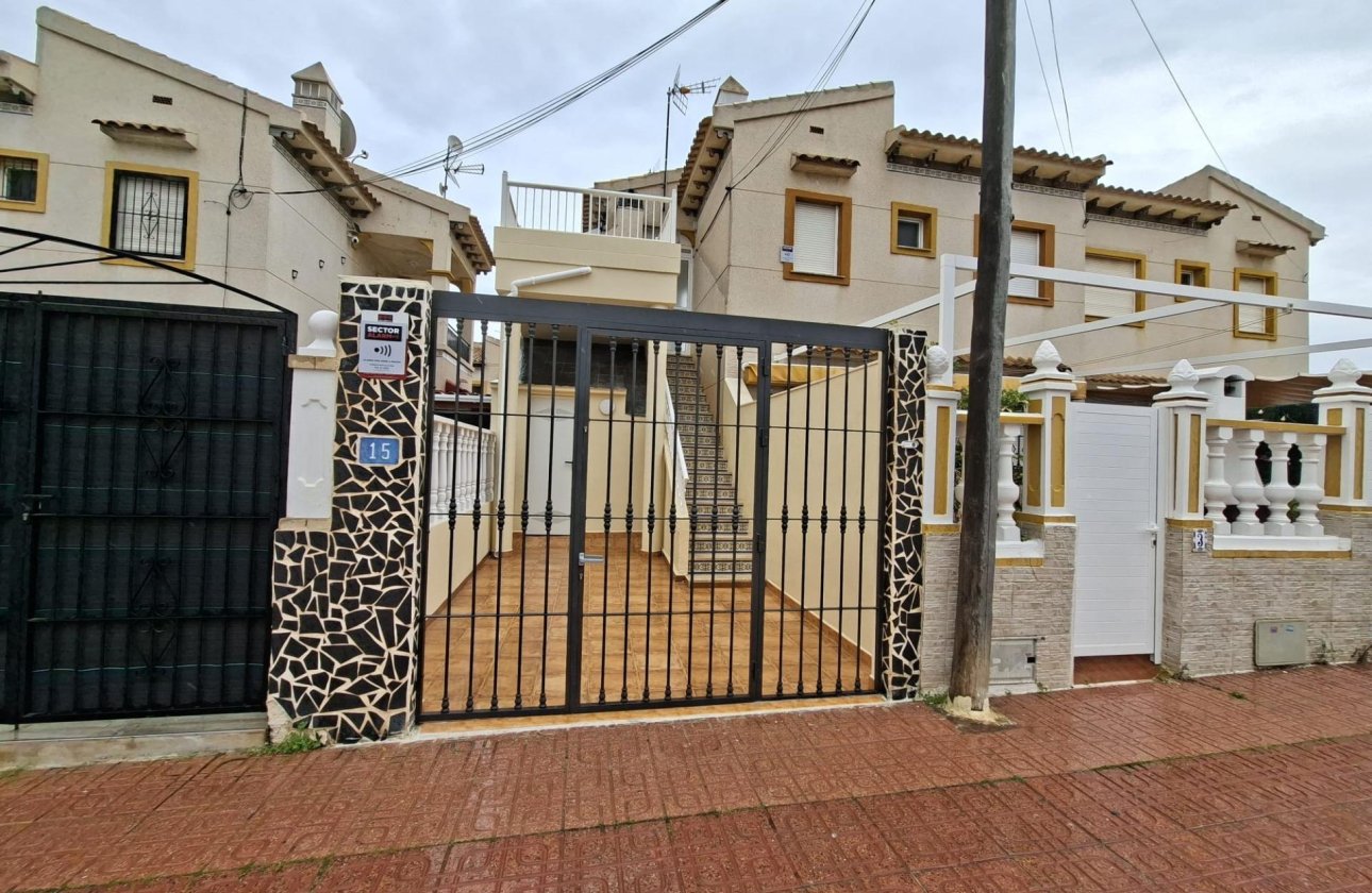 Resale - Bungalow -
Orihuela Costa - Punta Prima