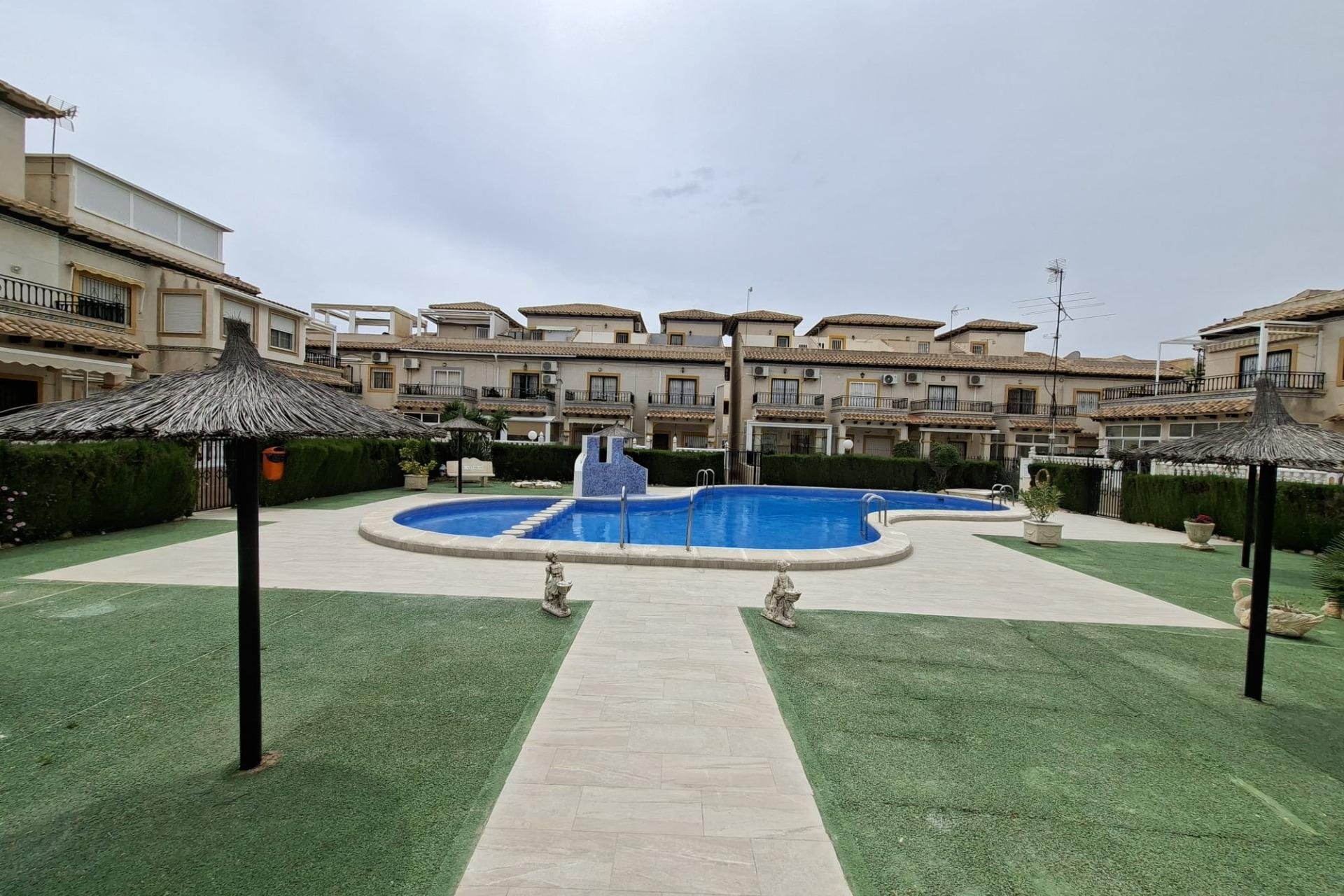 Resale - Bungalow -
Orihuela Costa - Punta Prima