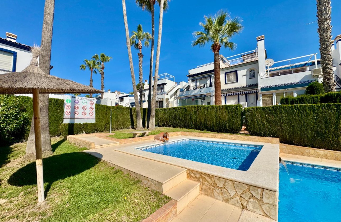 Resale - Bungalow -
Orihuela Costa - Villamartín-las Filipinas