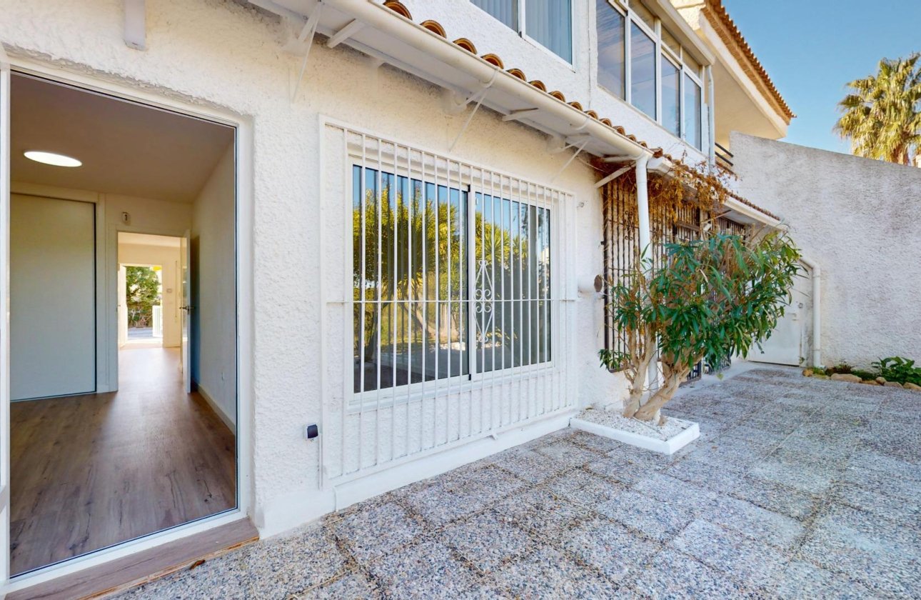 Resale - Bungalow -
Orihuela Costa - Villamartín