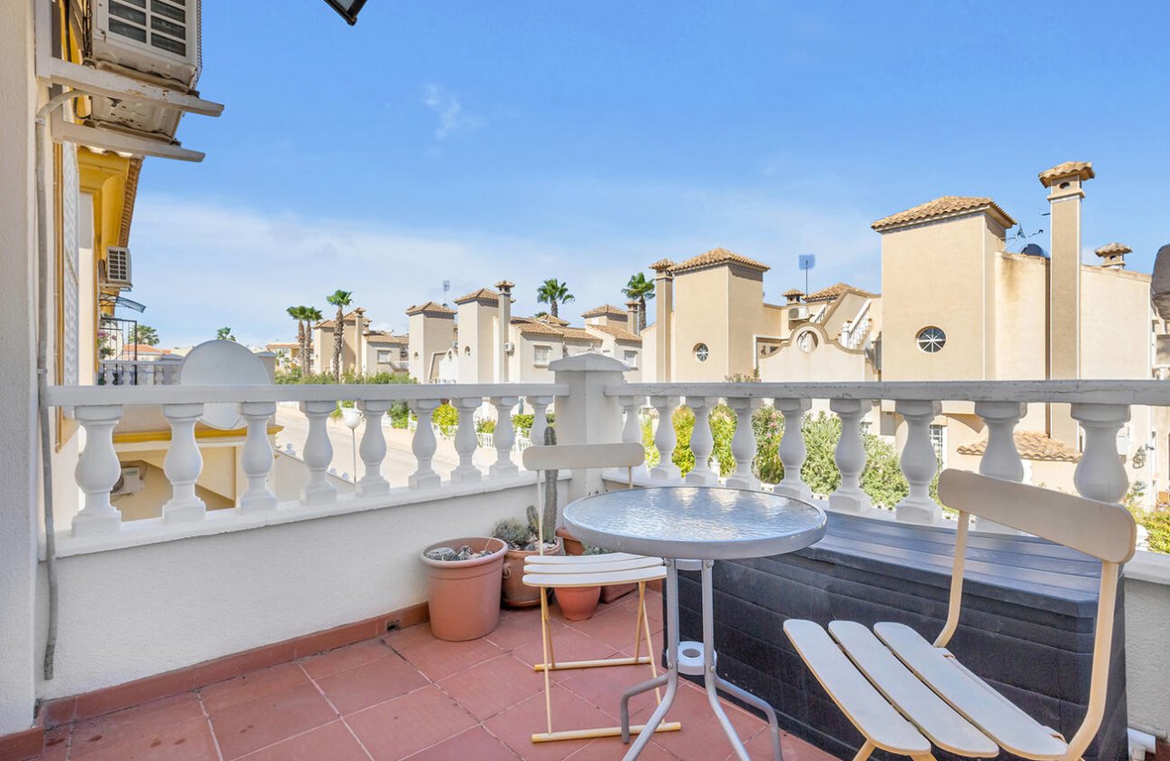 Resale - Bungalow -
Orihuela Costa