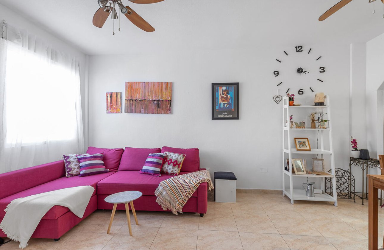 Resale - Bungalow -
Orihuela Costa