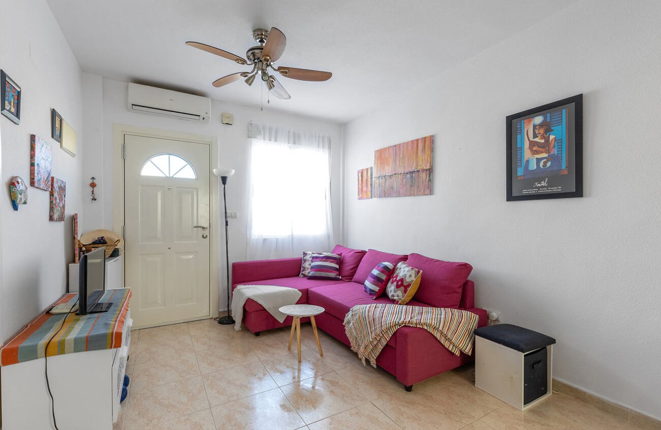 Resale - Bungalow -
Orihuela Costa