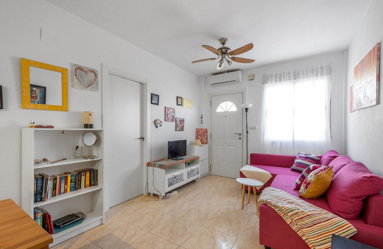 Resale - Bungalow -
Orihuela Costa