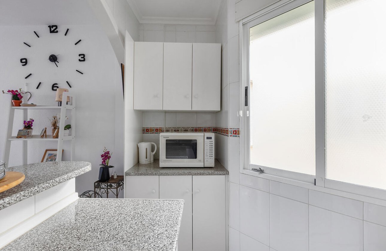 Resale - Bungalow -
Orihuela Costa