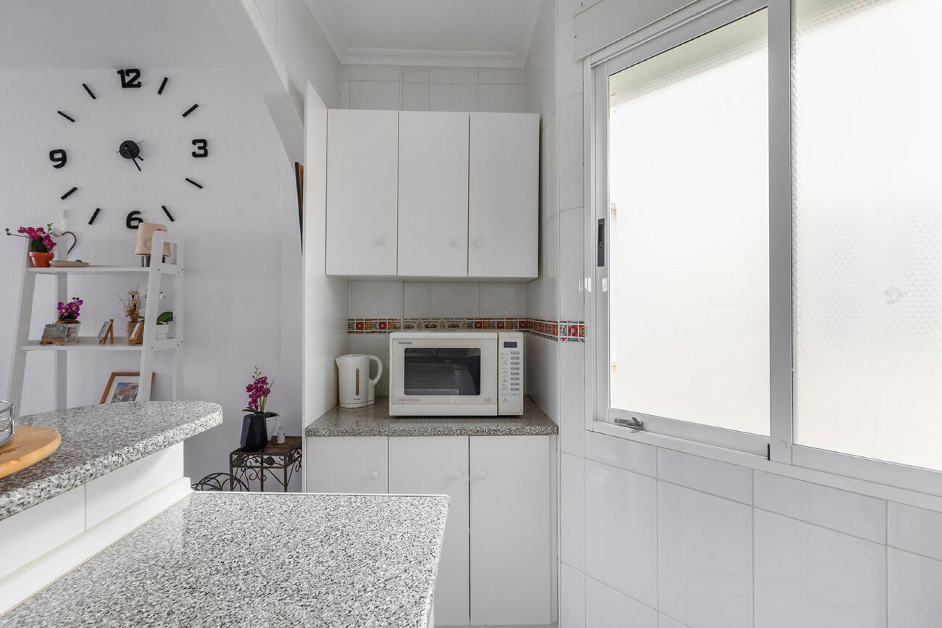 Resale - Bungalow -
Orihuela Costa