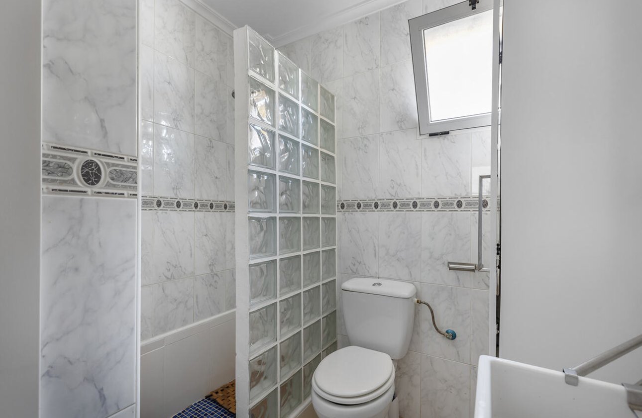 Resale - Bungalow -
Orihuela Costa