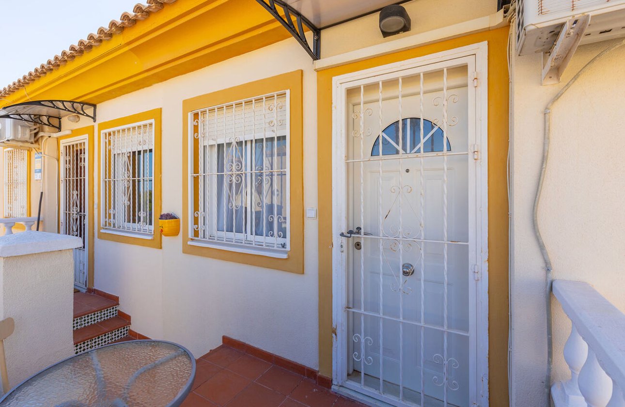 Resale - Bungalow -
Orihuela Costa