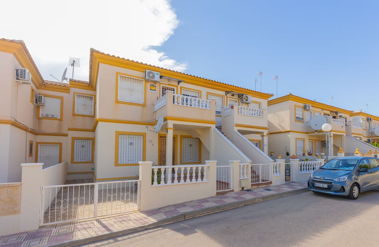 Resale - Bungalow -
Orihuela Costa