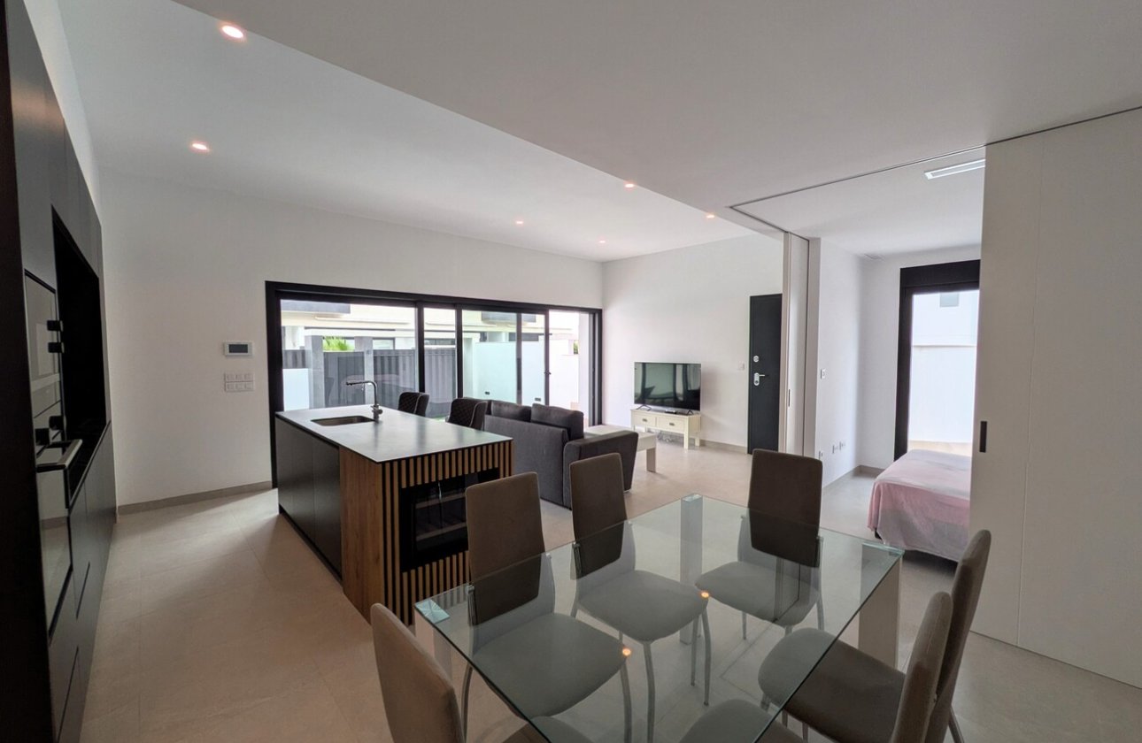 Resale - Bungalow -
Pilar de la Horadada - Costa Blanca