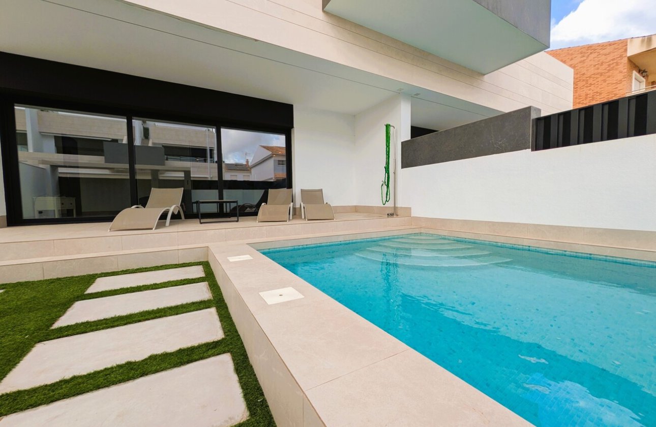 Resale - Bungalow -
Pilar de la Horadada - Costa Blanca