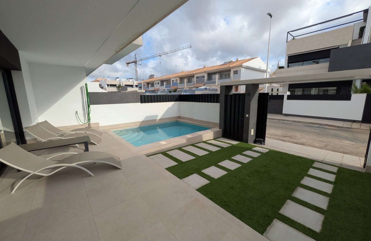 Resale - Bungalow -
Pilar de la Horadada - Costa Blanca