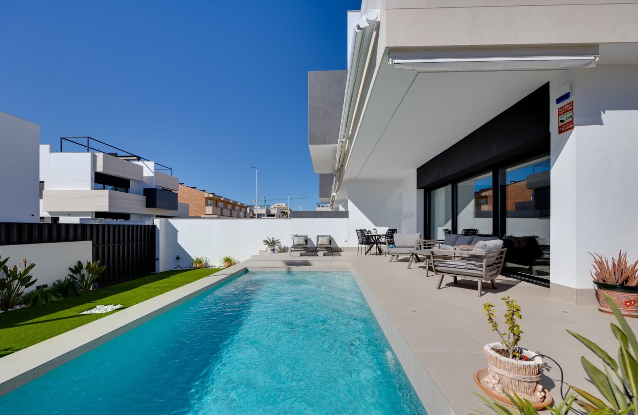 Resale - Bungalow -
Pilar de la Horadada - Costa Blanca