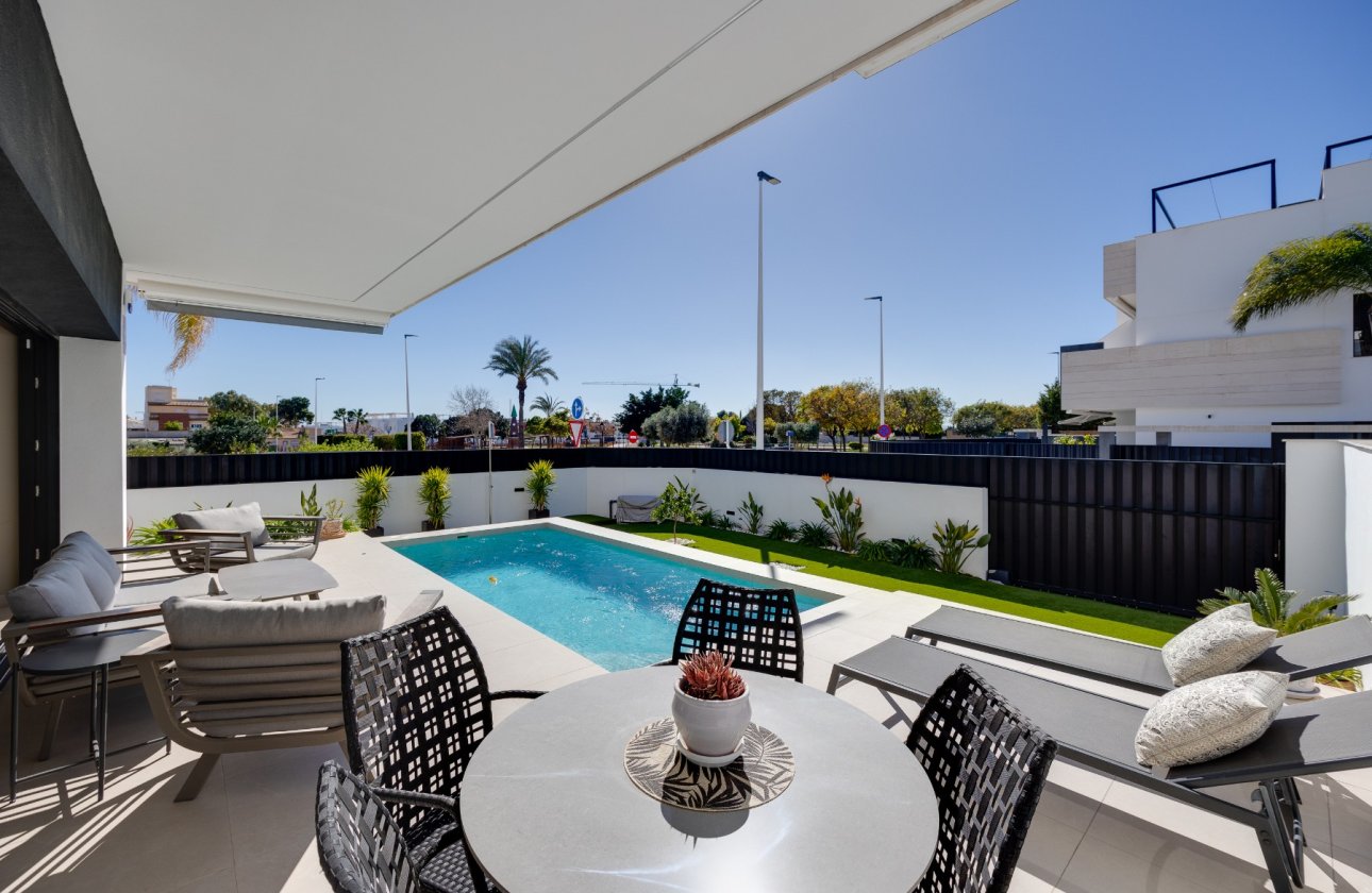 Resale - Bungalow -
Pilar de la Horadada - Costa Blanca