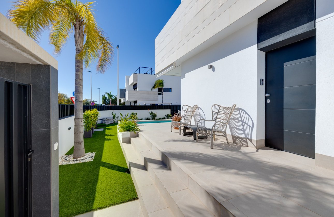 Resale - Bungalow -
Pilar de la Horadada - Costa Blanca