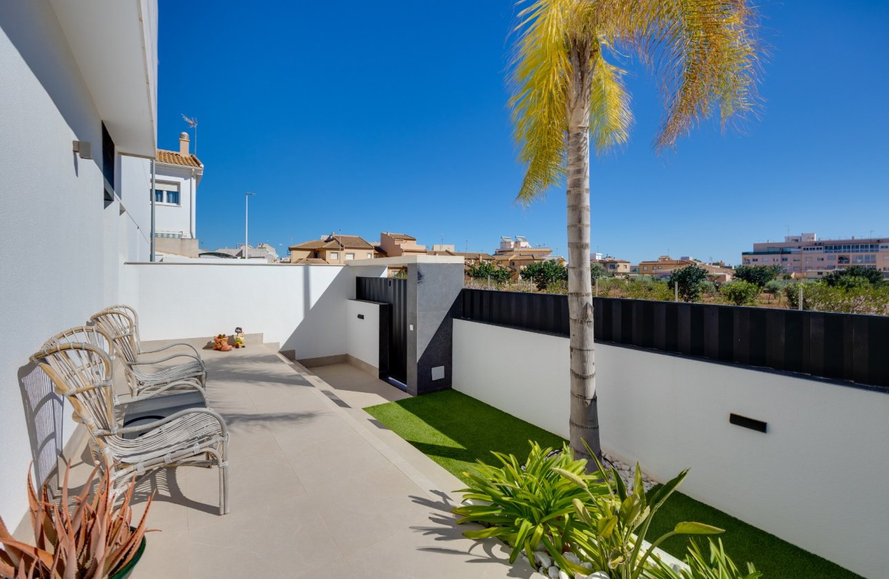 Resale - Bungalow -
Pilar de la Horadada - Costa Blanca