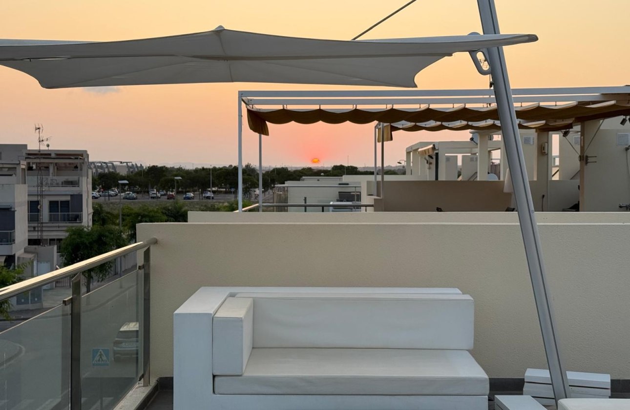 Resale - Bungalow -
Pilar de la Horadada - Costa Blanca