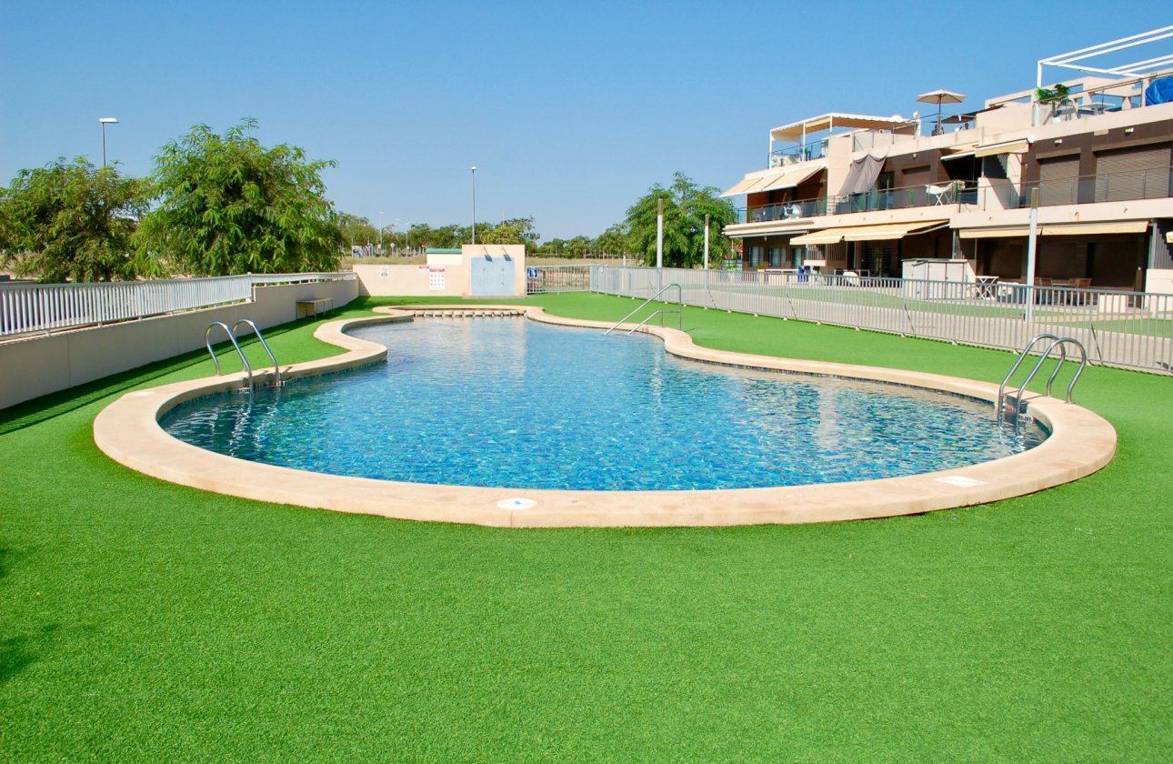 Resale - Bungalow -
Pilar de la Horadada - Costa Blanca