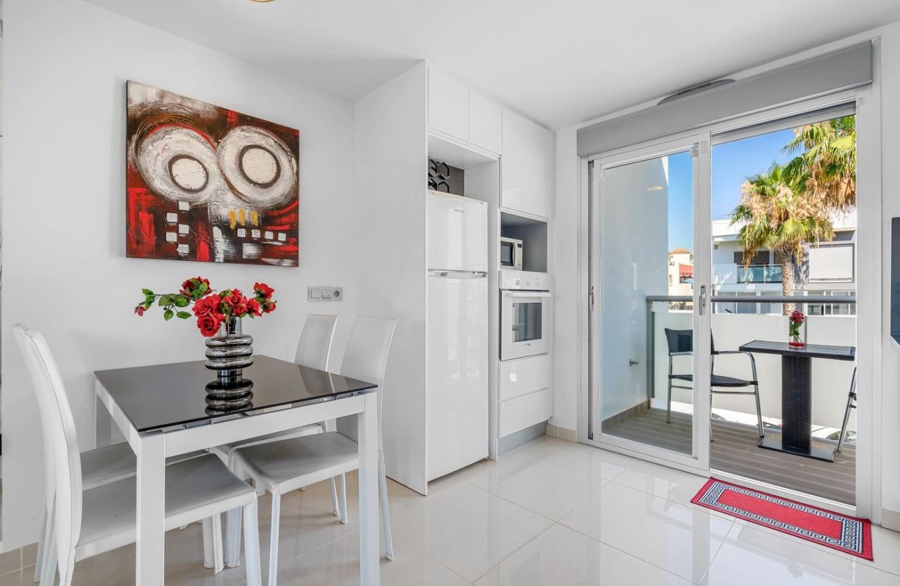 Resale - Bungalow -
Punta Prima - Costa Blanca