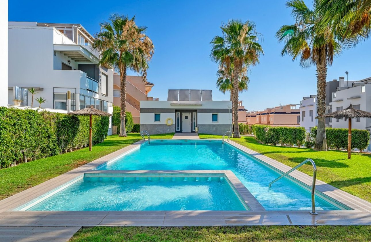 Resale - Bungalow -
Punta Prima - Costa Blanca