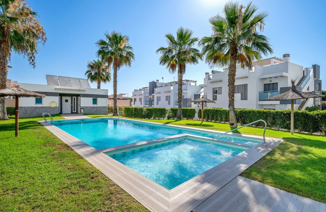 Resale - Bungalow -
Punta Prima - Costa Blanca