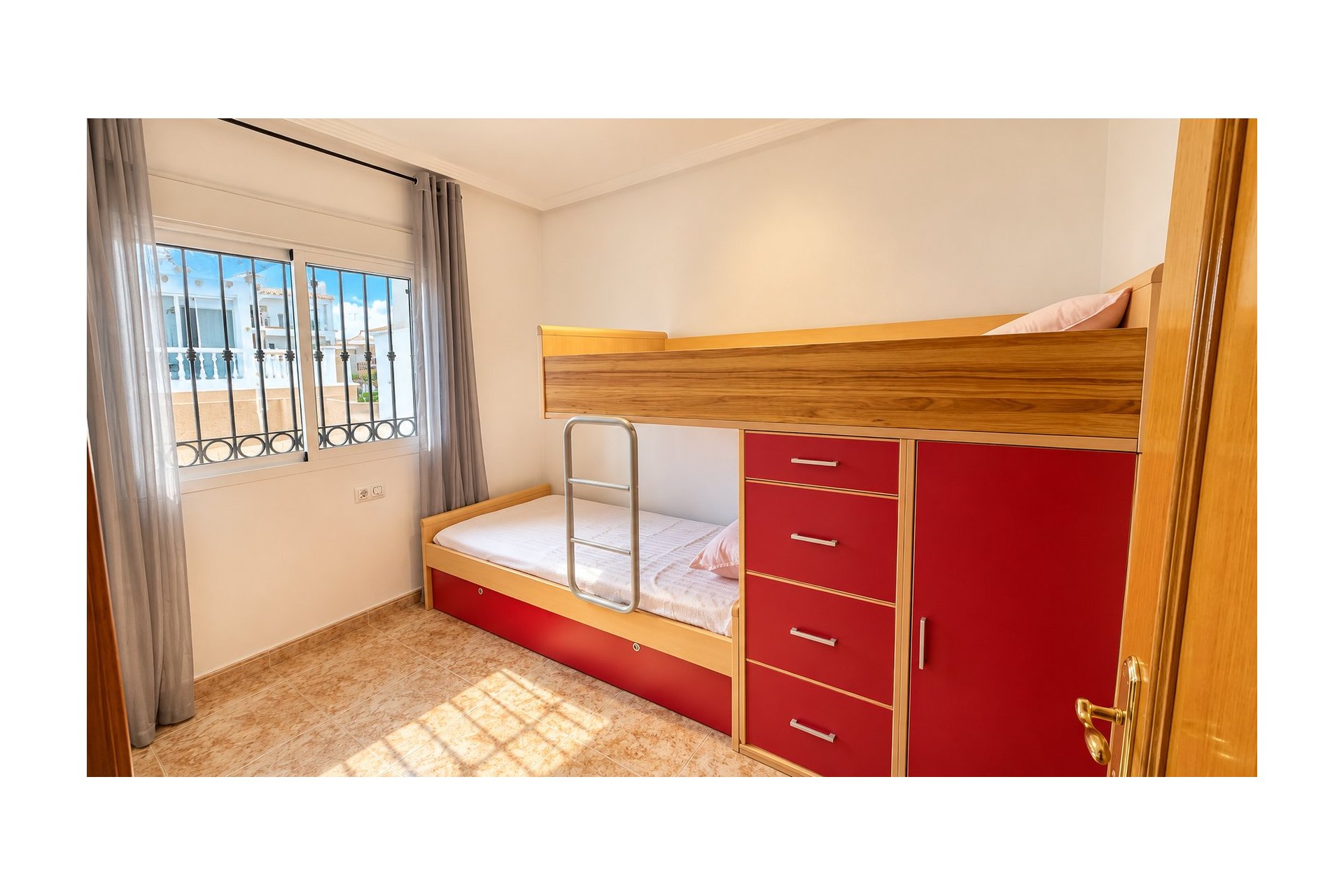 Resale - Bungalow -
Punta Prima - Costa Blanca