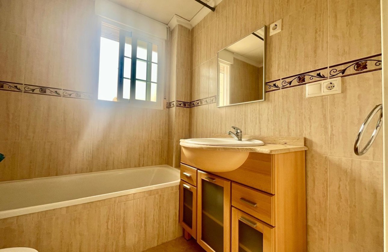 Resale - Bungalow -
San Fulgencio - La Marina