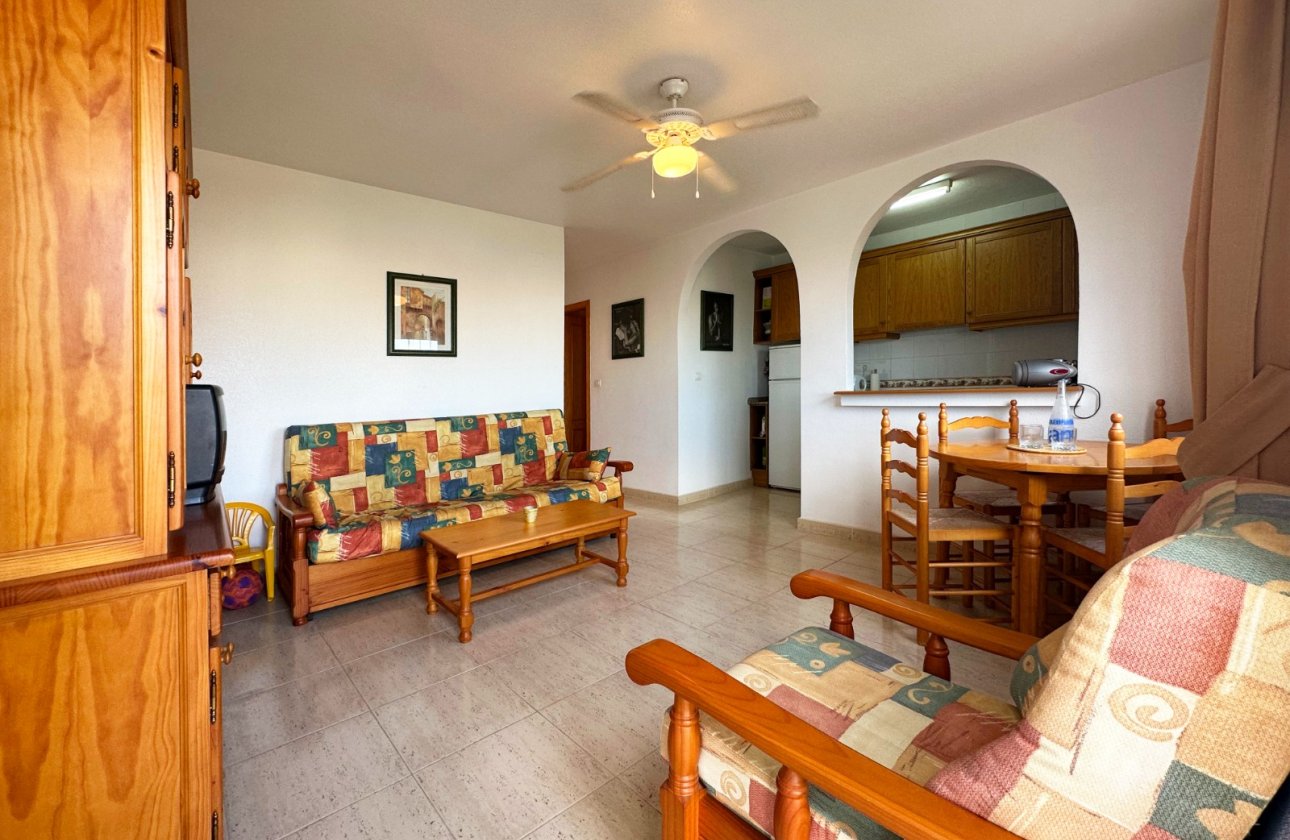 Resale - Bungalow -
San Miguel de Salinas - Inland