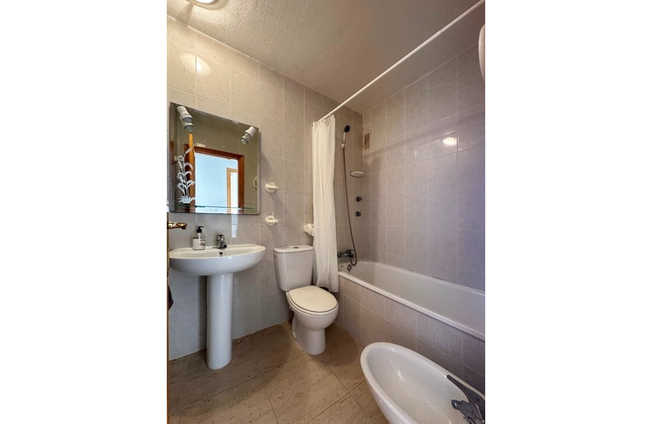 Resale - Bungalow -
San Miguel de Salinas - Inland